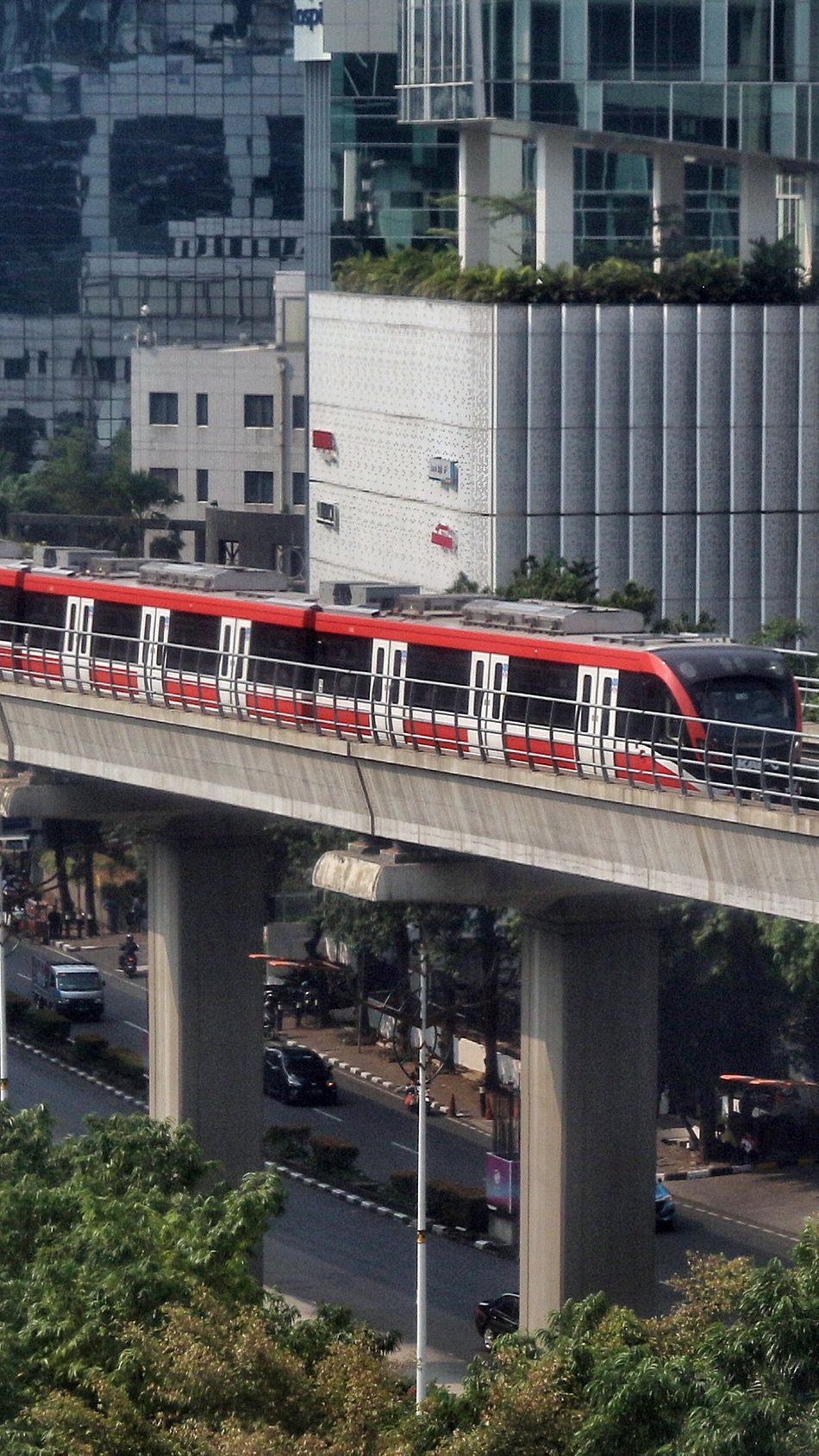 Jumlah Penumpang LRT Jabodebek Capai 36.000 per Hari, Rekor Tertinggi 88.051 Pengguna