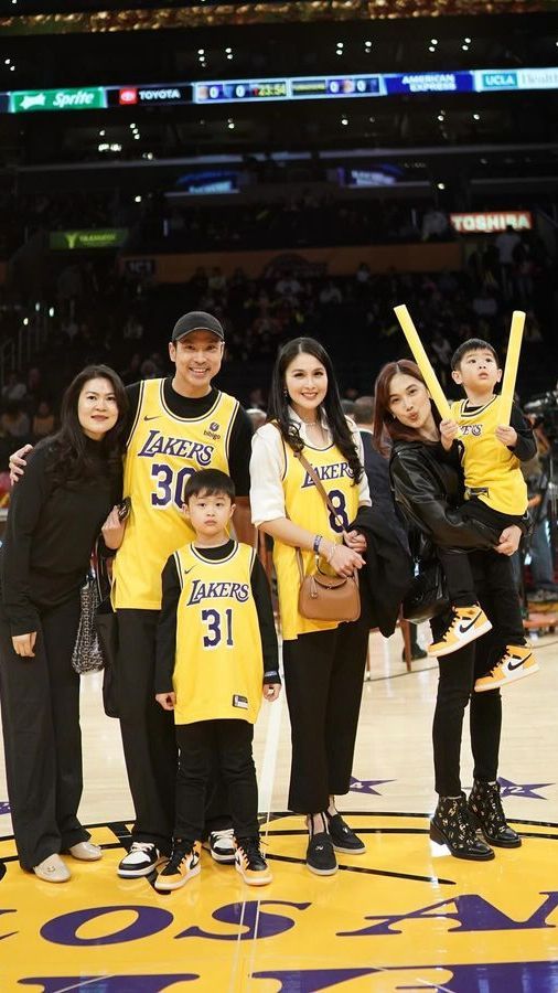 Nonton Basket dengan Fasilitas VVIP, ini 10 Potret Keseruan Sandra Dewi dan Keluarga saat Diundang Nonton NBA di Amerika