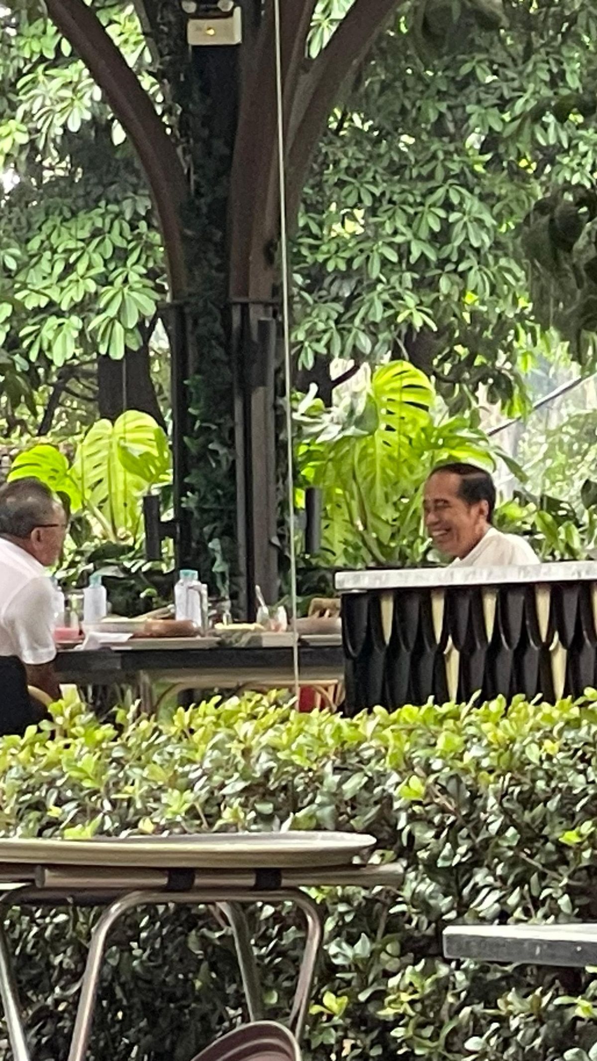 Zulhas Ungkap Kertas yang Dibawa Jokowi Saat Makan Bareng: Itu Hasil Survei