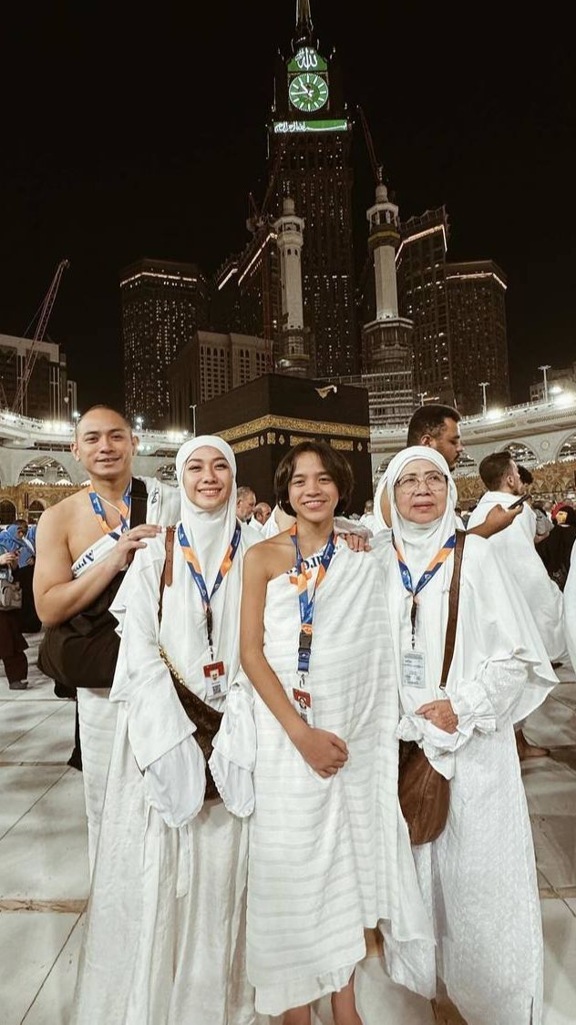 8 Foto OOTD Bunga Citra Lestari Saat Berhijab Selama Umrah di Tanah Suci