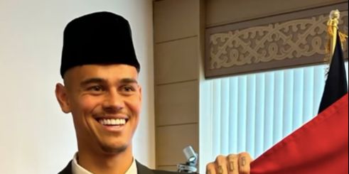 Momen Mees Hilgers dan Eliano Reijnders Resmi jadi WNI Usai Disumpah, Netizen Salfok ke Peci