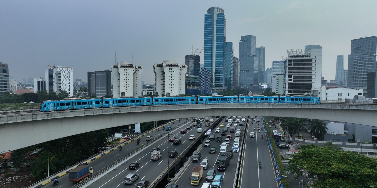 Jumlah Penumpang Tembus 79.800 Orang per Hari, LRT Jabodebek Buka Peluang Hak Penamaan Stasiun