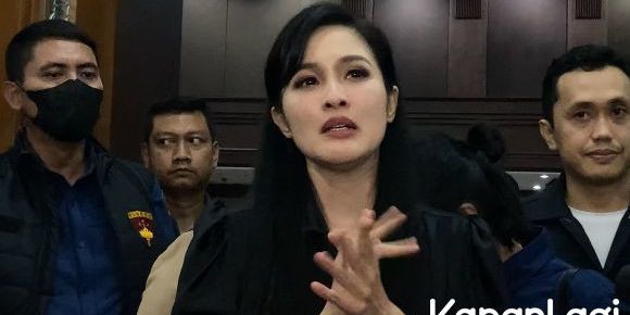 Potret Sandra Dewi dengan Mata Berkaca-kaca Usai Jadi Saksi Sidang Kasus Korupsi Harvey Moeis, Penampilan Disorot