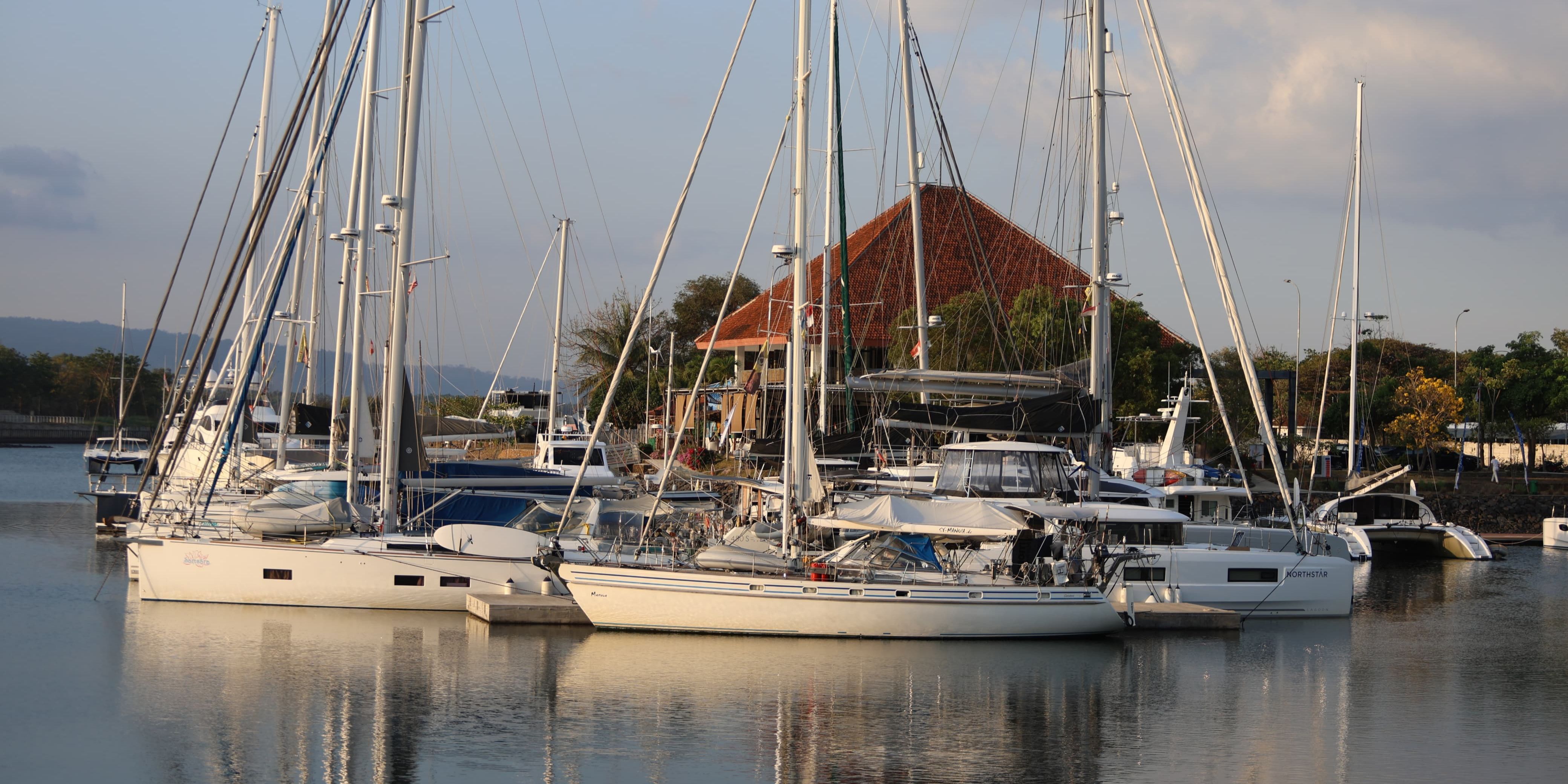 Sail 2 Indonesia Rally 2024, Belasan Yacht dari Berbagai Negara Berlabuh di Marina Boom Banyuwangi