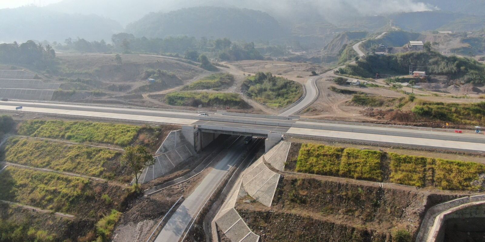 Jokowi Banggakan Bangun 2.433 Km Jalan Tol dalam 10 Tahun: Dulu 40 Tahun Hanya Bangun 780 Km