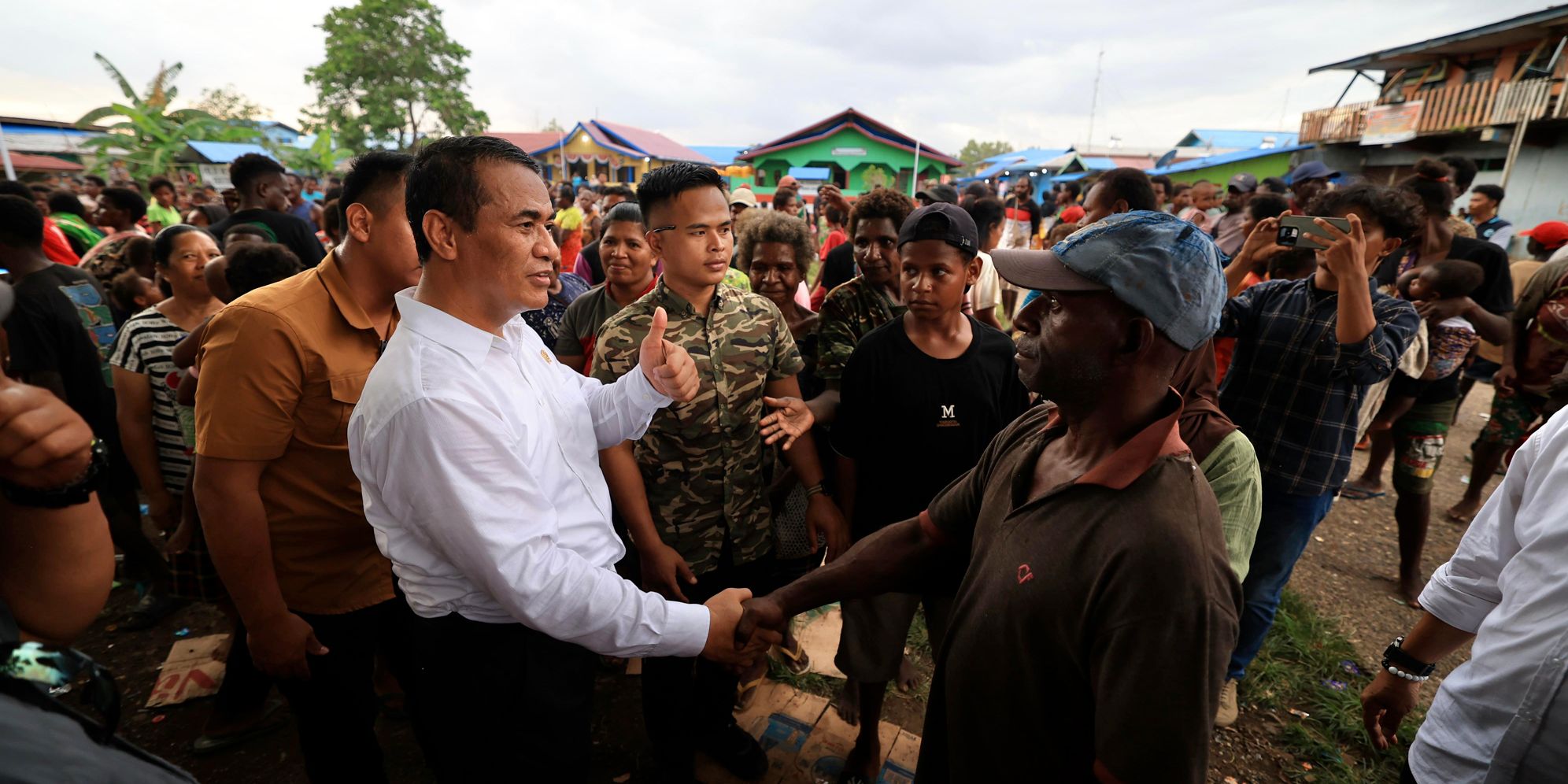 Mentan Salurkan Bantuan Benih dan Dorong Pertumbuhan Ekonomi Masyarakat di Kampung Wanam