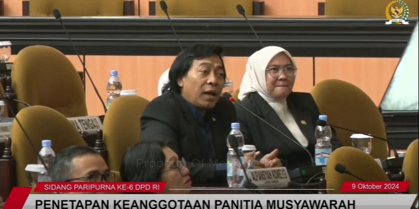 Dapat Tugas di Bidang Pertanian, Komeng Langsung Protes di Sidang Paripurna DPD RI: Saya Harus Belajar ke Mana?