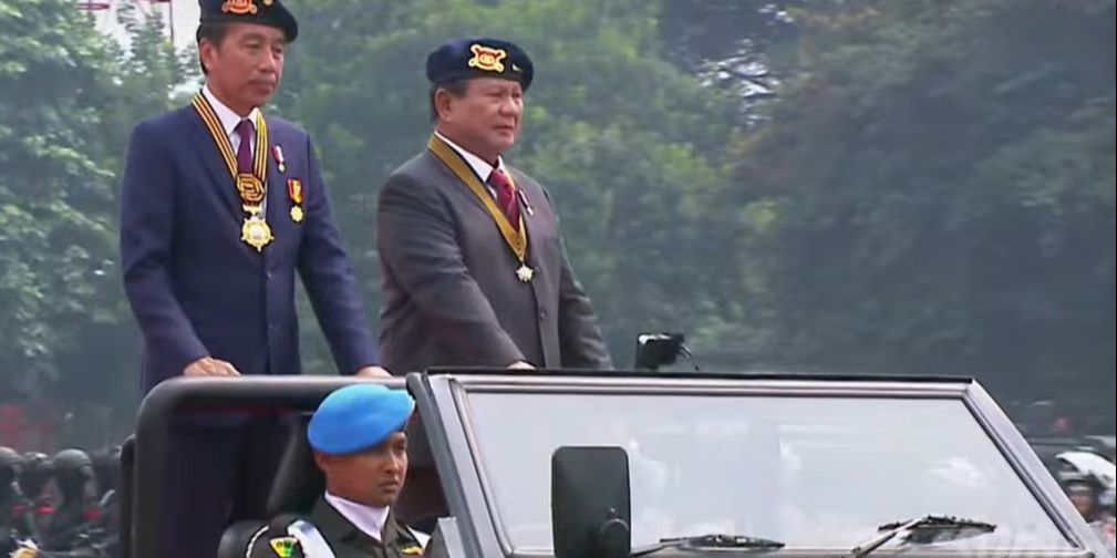 VIDEO: Gagah Prabowo Pakai Baret Bintang Empat Sambut Jokowi di Mako Brimob Polri