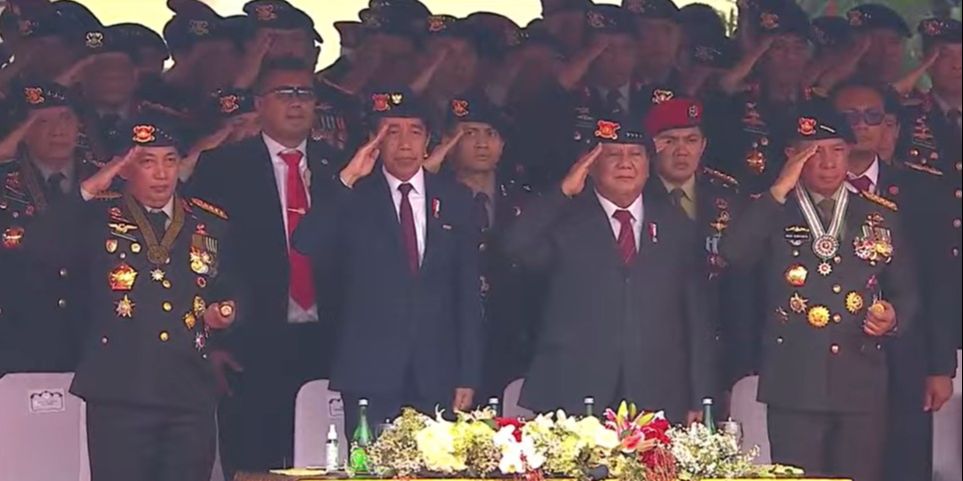 VIDEO: Penampilan Tiga Eks Kapolri Gagah Berbintang Empat, Jokowi & Prabowo Hadir di Mako Brimob