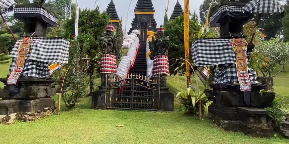 Melihat Bekas Kerajaan Pajajaran di Kaki Gunung Salak Bogor, Bentuknya Mirip Istana Kini jadi Destinasi Wisata Religi