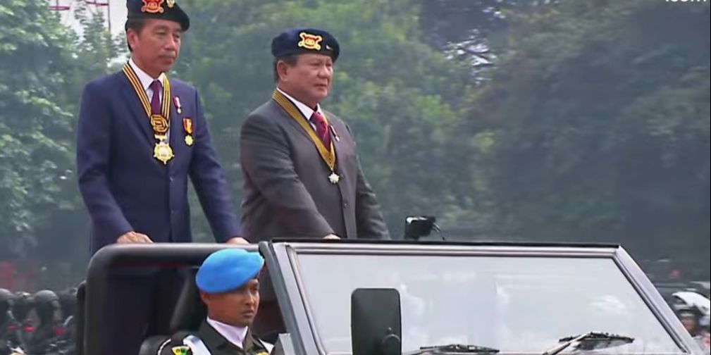 VIDEO: Momen Sangar Jokowi & Prabowo Naik Maung di Mako Brimob, Diikuti Kapolri-Panglima TNI