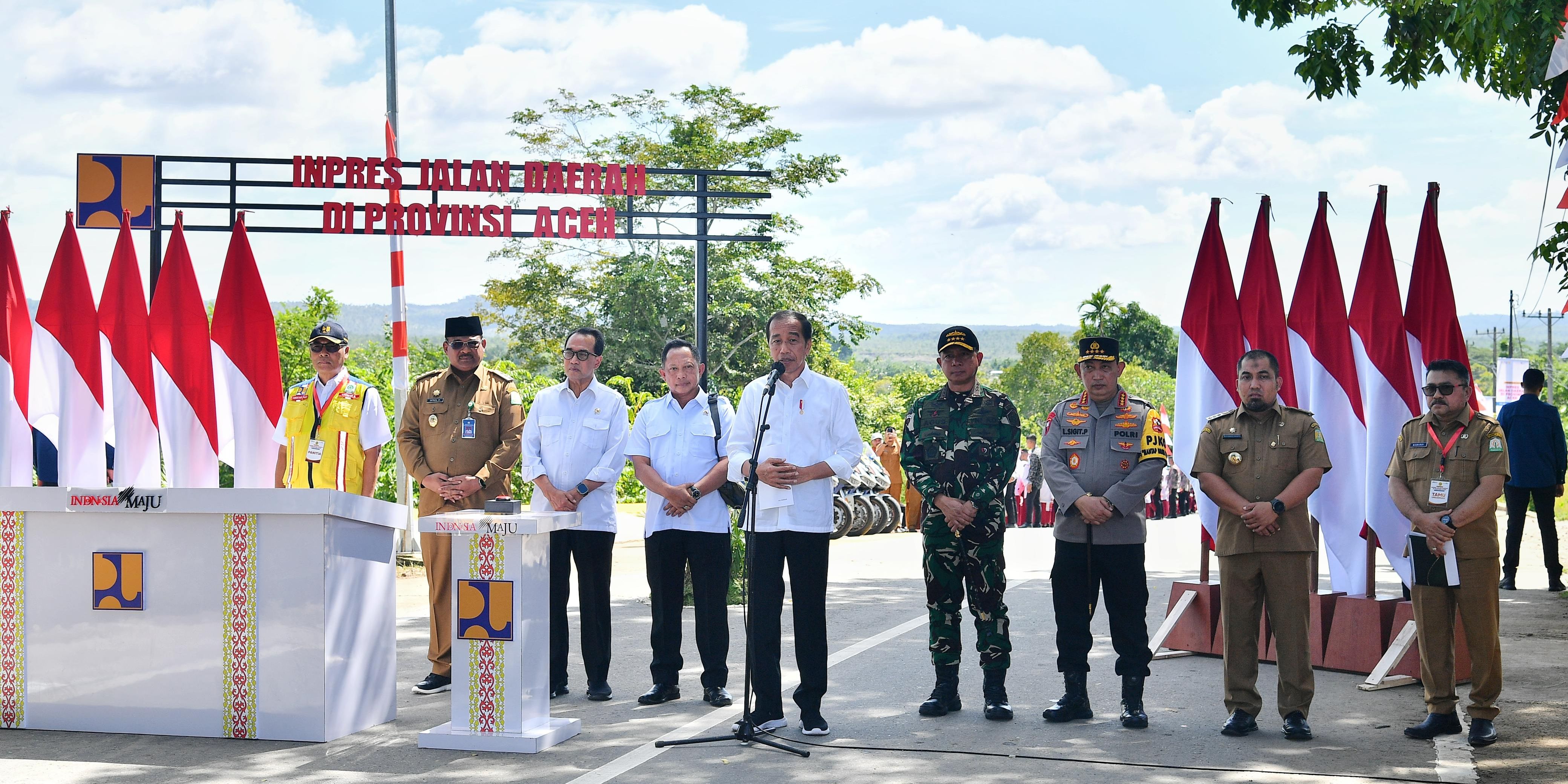 Presiden Jokowi Resmikan 24 Ruas Jalan di Provinsi Aceh: Genjot Konektivitas dan Mobilitas