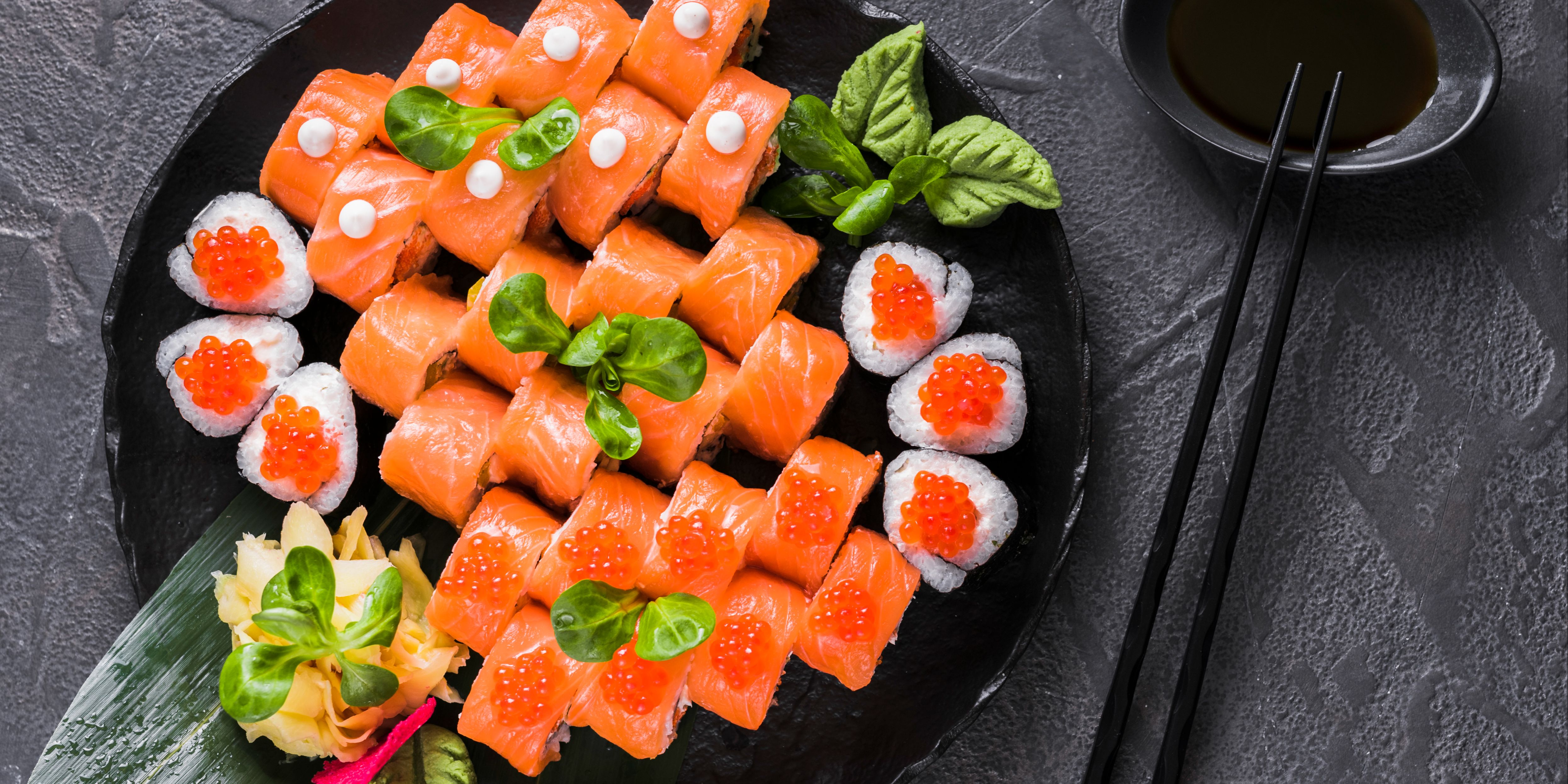 Berapa Kalori dan Nutrisi dari Sushi Salmon? Ungkap Rahasia Kesehatan dalam Setiap Gigitan