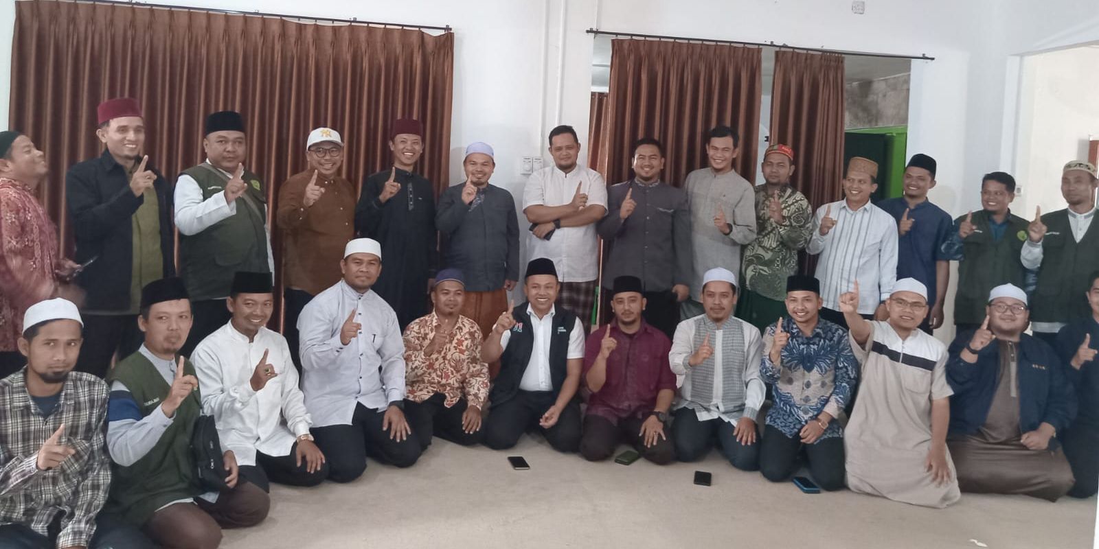 Analisis UAS Memicu Gelombang Dukungan Besar Bagi Paslon Nomor Satu di Pilkada Riau