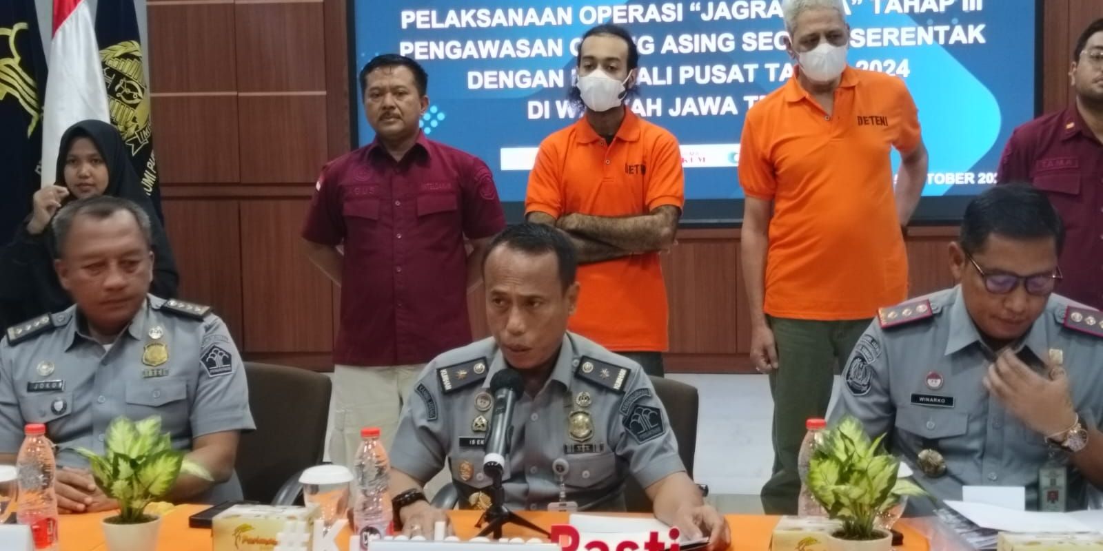 Delapan WN China Salahgunakan Visa, Ditangkap Saat Kerja di Solo Raya