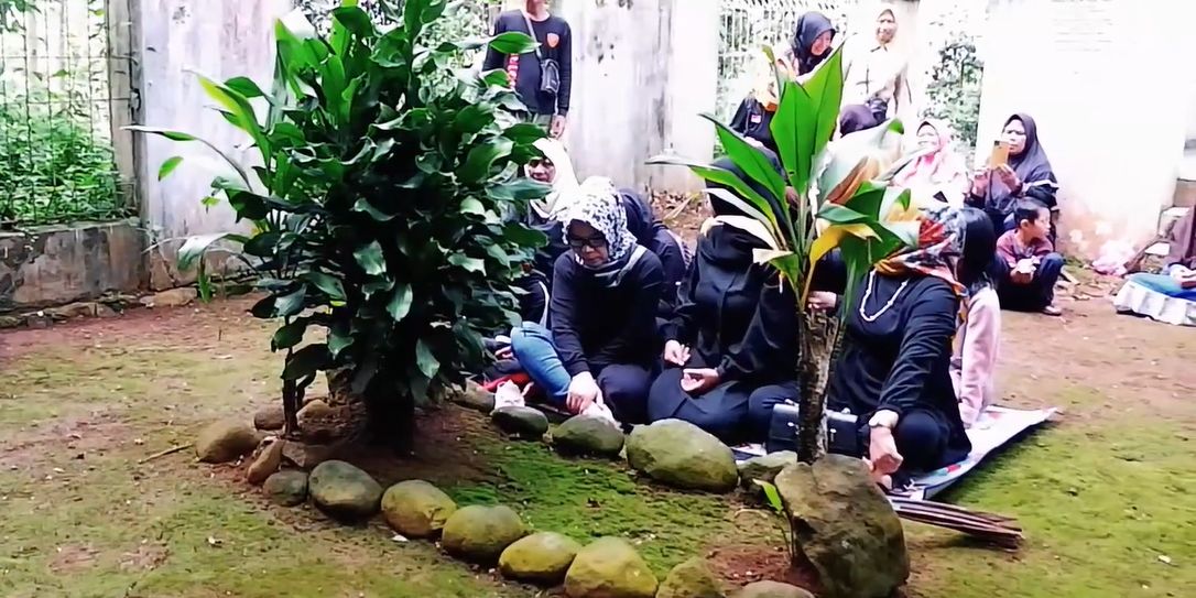 Kenalan dengan Tradisi Hajat Arwah di Bandung Barat, Ritual “Beri Hadiah” pada Orang yang Sudah Wafat