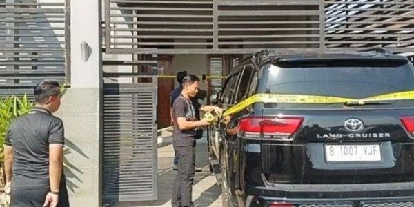 Rumah Bos Tambang Batu Bara Ilegal Inisial B Digeledah Polisi, Tiga Mobil Mewah Disegel