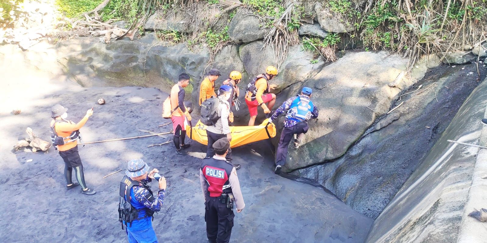 Dua Hari Terseret Ombak, Jasad Bule Australia Hanyut Usai Menolong Temannya Ditemukan Sejauh 1 Km