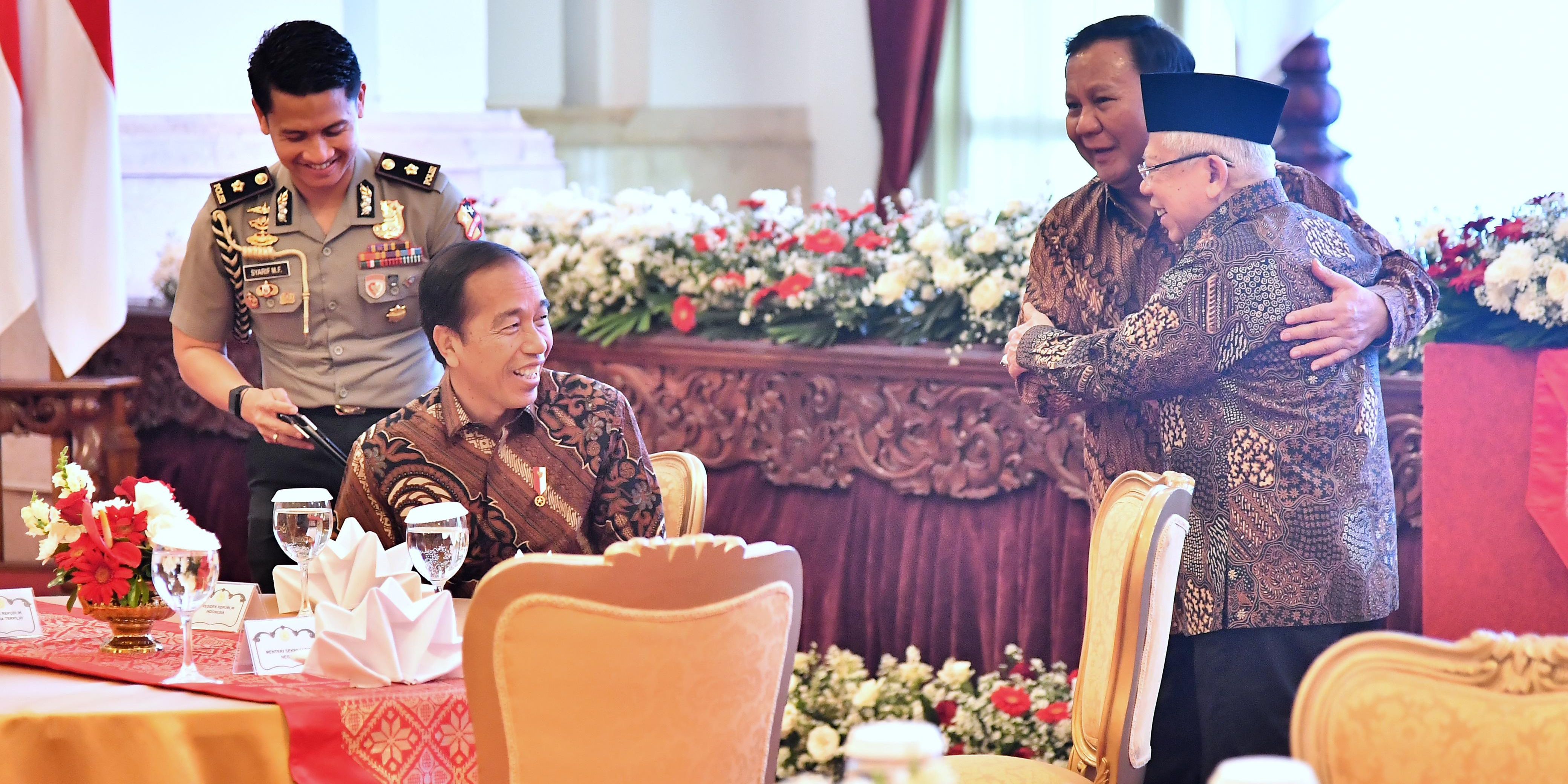 Momen Hangat Jokowi Makan Bareng dan Pamit dengan Menteri: Terima Kasih Dukungan dan Kerja Keras