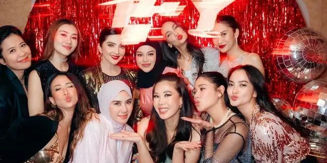 Adu Gaya Glamor Artis Berhijab, dari Aurel Hermansyah, Syahnaz Sadiqah hingga Olla Ramlan di Momen Ultah Marlene Hariman