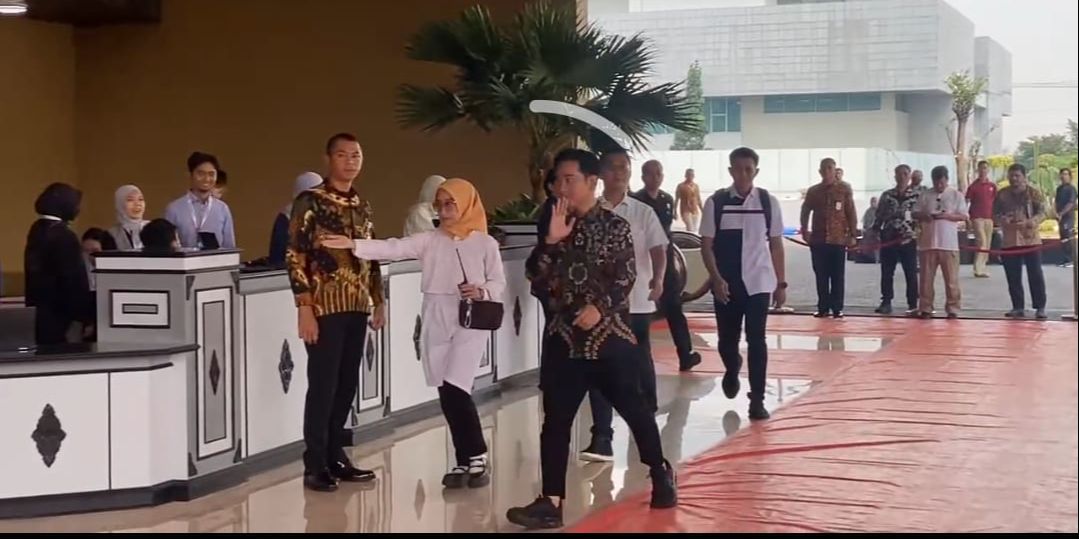 Gibran Hadiri Gladi Bersih Pelantikan Presiden dan Wakil Presiden di MPR