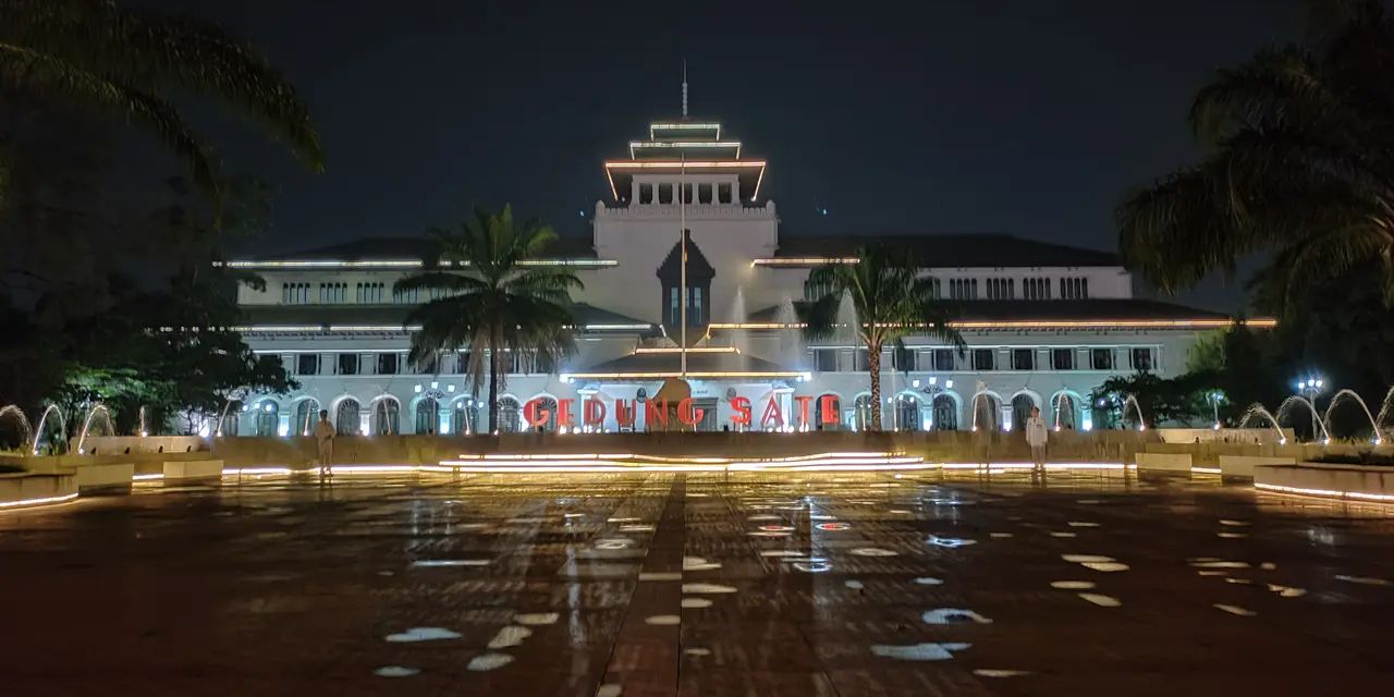 Nostalgia Lewat Lagu Lawas Kota Kembang, Gambarkan Keindahan Kala Bandung Berselimut Bunga