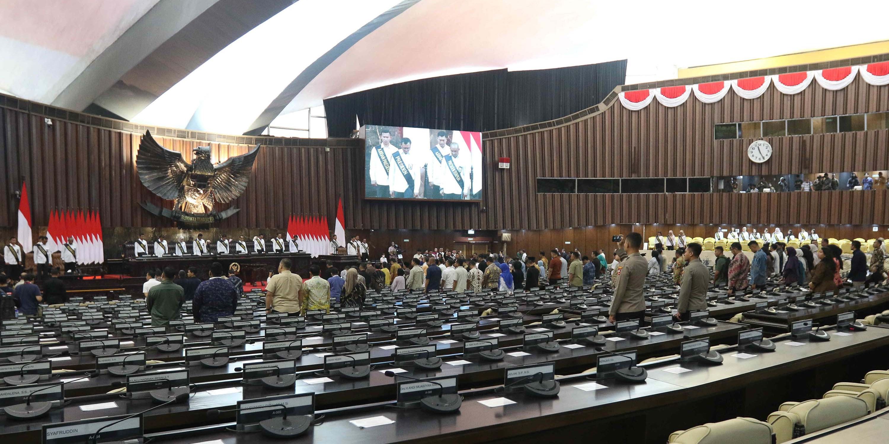 TNI-Polri Sterilisasi Gedung DPR/MPR Jelang Pelantikan Prabowo dan Gibran, Tim Jibom hingga Anjing Pelacak Dikerahkan