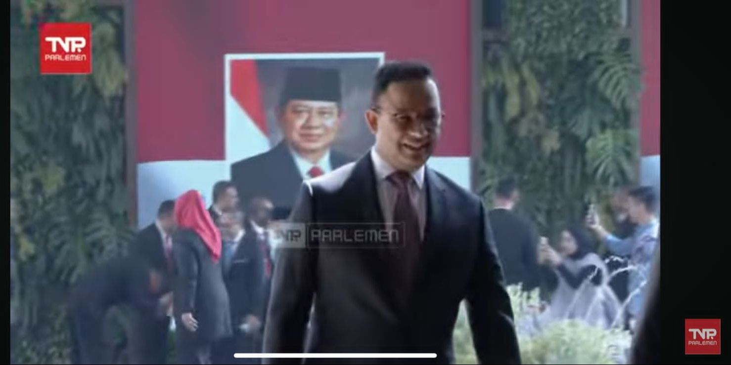 Berjas Hitam, Anies Hadiri Pelantikan Prabowo-Gibran di Kompleks Parlemen