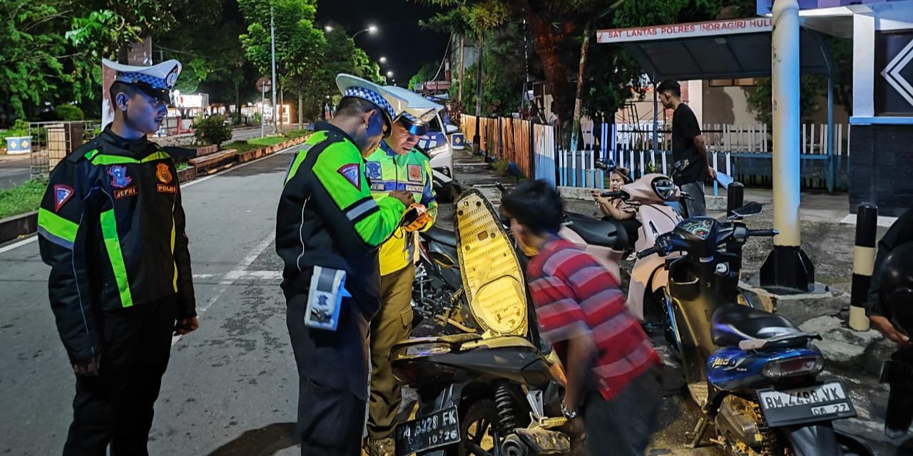 Puluhan Personel Polri Disebar ke Sejumlah Lokasi Strategis di Inhu