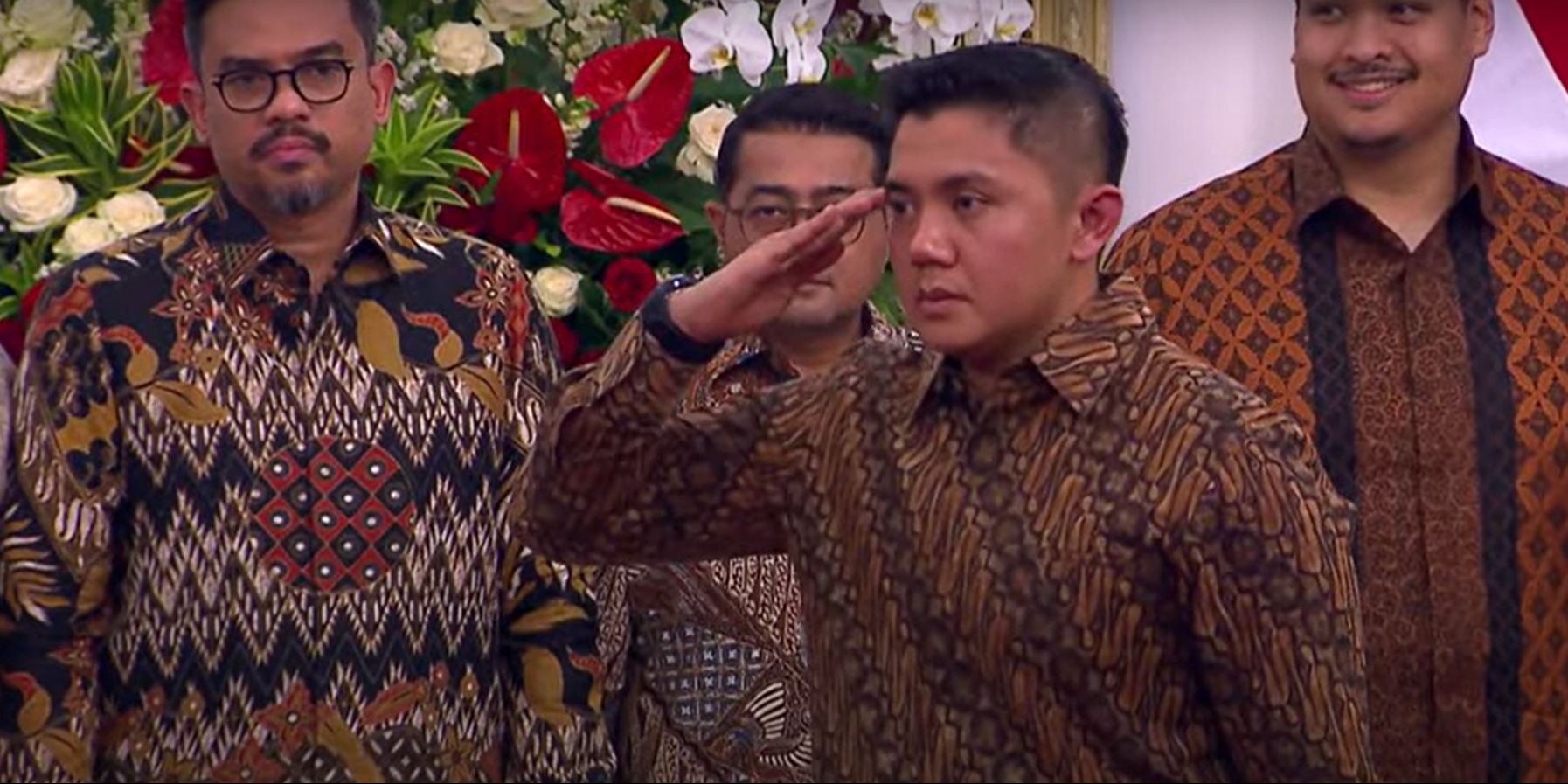 Mayor Teddy Ditunjuk Jadi Seskab, Langsung Salam Hormat ke Prabowo