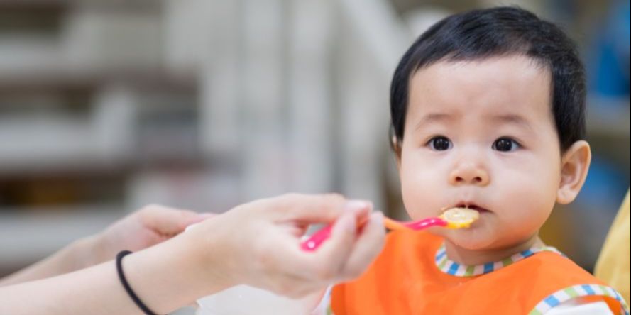 Sering Dianggap Sehat, 7 Makanan Ini Justru Bisa Berbahaya untuk Bayi, Salah Satunya Susu Sapi