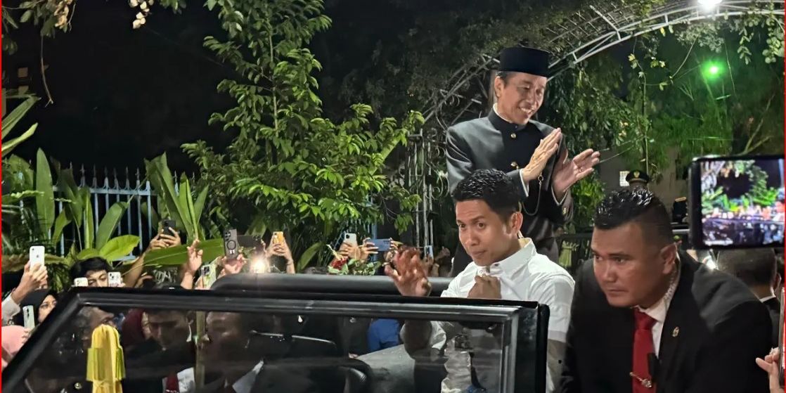 Beragam Cara Warga Kota Solo Sambut Kepulangan Jokowi, Beri Karangan Bunga hingga Gelar Pertunjukan Reog