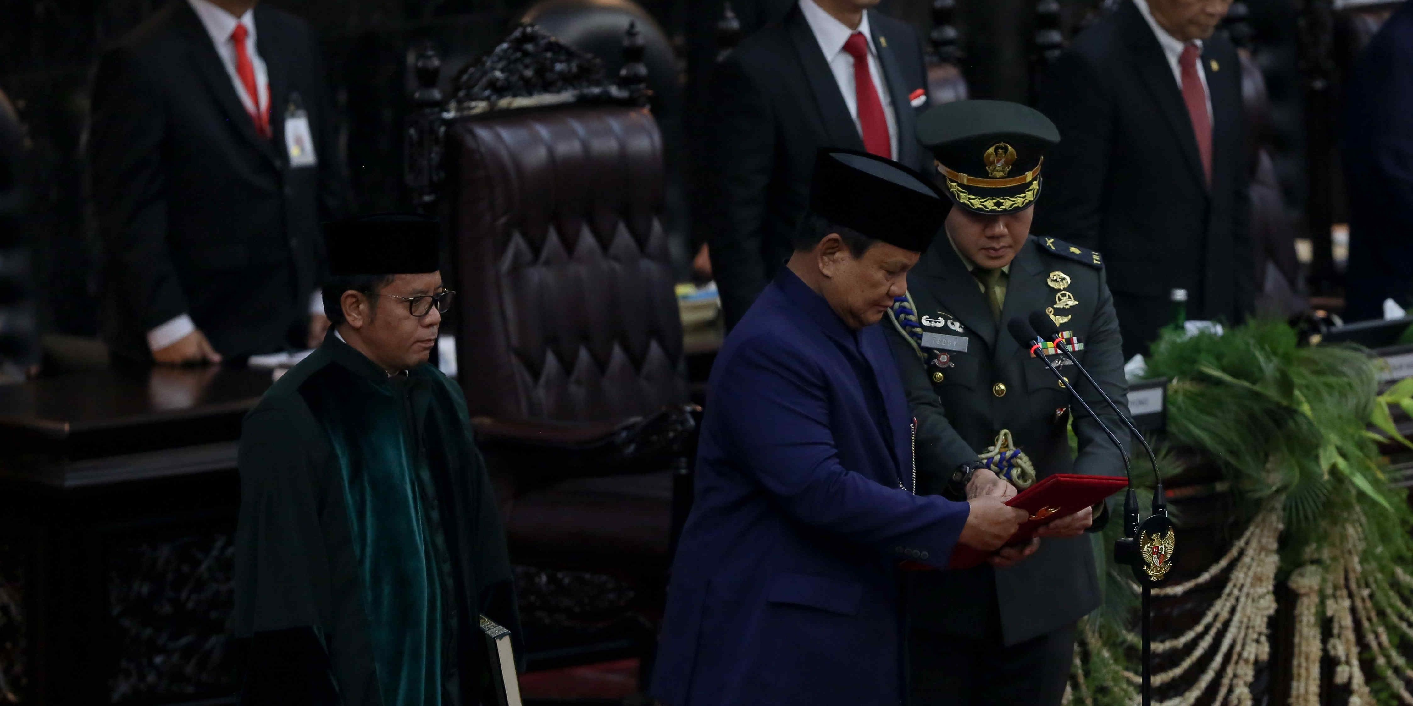 VIDEO: Menggelegar! Pidato Perdana Prabowo Bikin Jokowi Berdiri, Satu Ruangan Heboh Tepuk Tangan