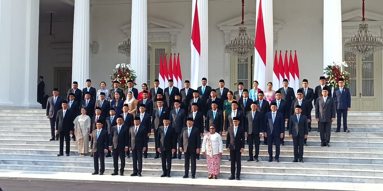 Berbeda dengan Menteri, Prabowo-Gibran Tak Ikut Foto Bareng Wakil Menteri