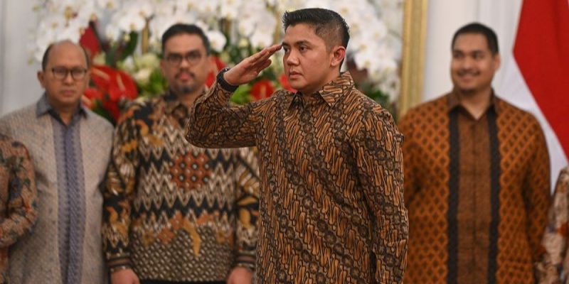 VIDEO: Wajah Serius Mayor TNI Teddy Ditunjuk Jadi Seskab, Langsung Hormat ke Prabowo