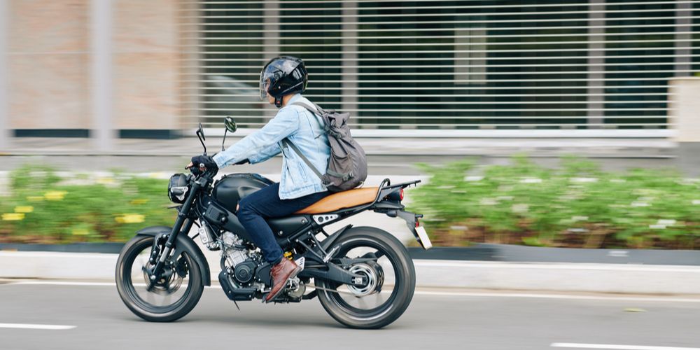 Metode Efektif Mengurangi Nyeri Otot dan Pegal Linu yang Sering Dihadapi Pengendara Sepeda Motor