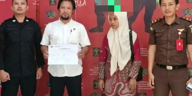 PN Andoolo Tangguhkan Penahanan Guru Honorer Supriyani Usai Kasusnya Dituduh Aniaya Siswa Viral