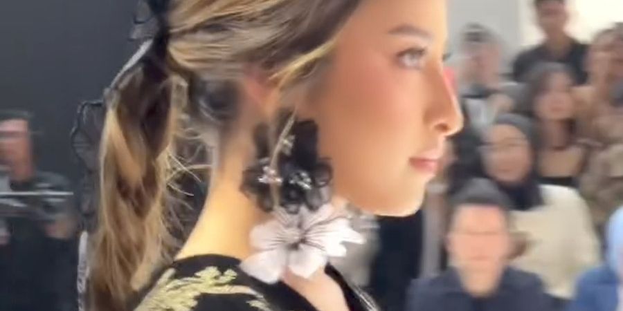 Potret Stunning Jennifer Coppen di Panggung Runway JFW 2025, Aura Terpancar Buat Semua Mata Tertuju Padanya