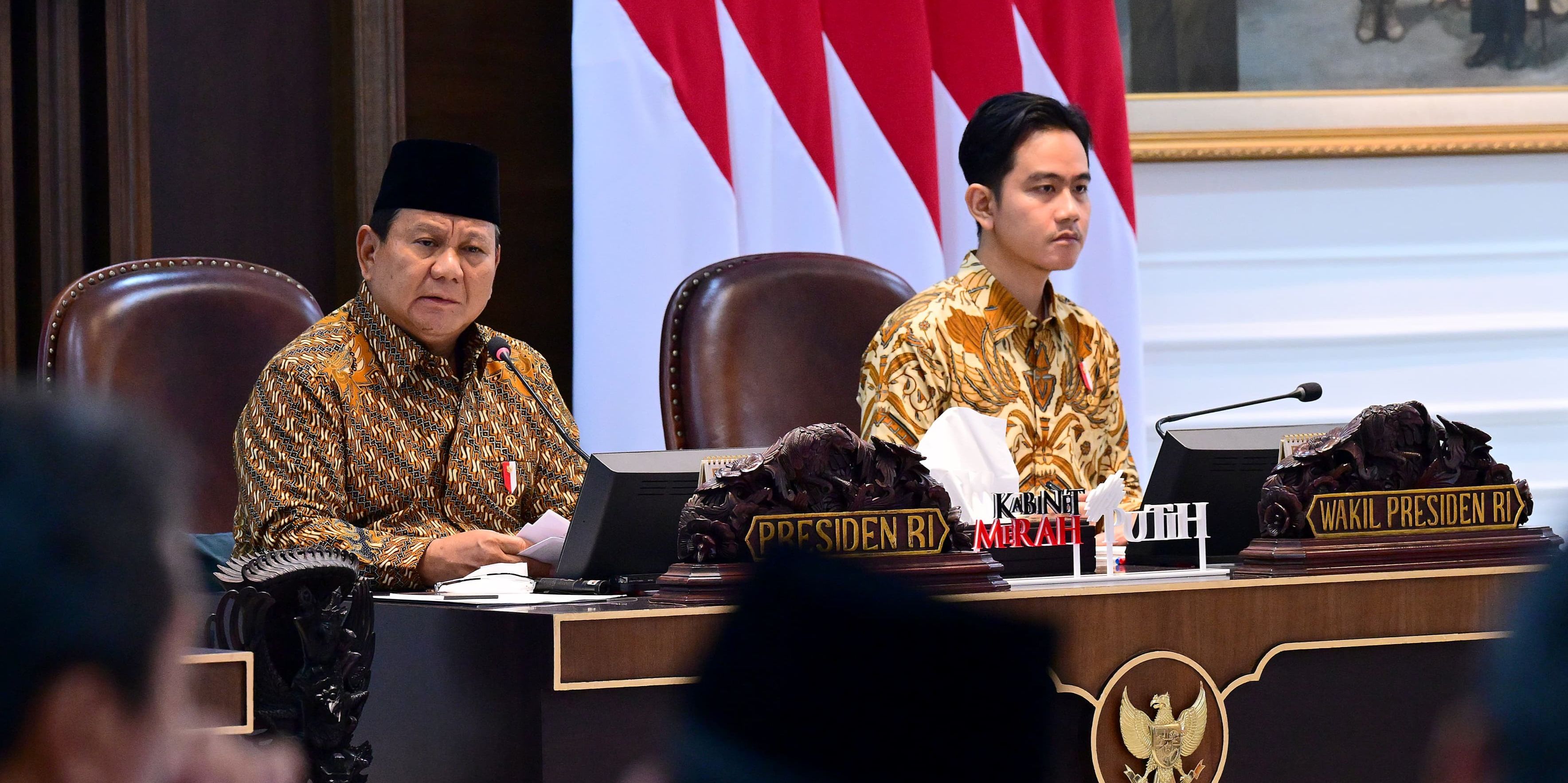 Sidang Kabinet Perdana 2,5 Jam, Prabowo Minta Menteri Kerja Seperti Tim ‘Total Football’