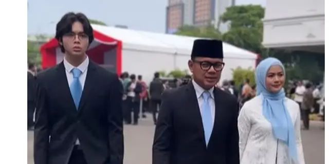 Potret Ganteng Kenatra Mahesa Anak Wamendagri Bima Arya Jadi Sorotan, Gaya Stylish Kayak Oppa Korea