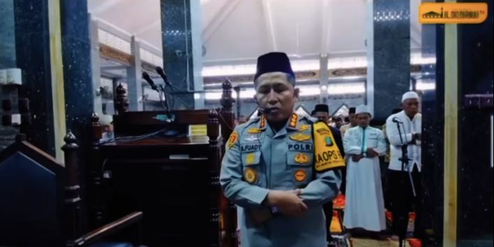 Kapolres Juara MTQ Jadi Imam Salat Jumat di Masjid, Bacaan Ayat Alqurannya Merdu Banget