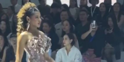 Cantik dan Tinggi, 7 Potret Zsa Zsa Utari Jadi Model JFW, Disebut Setara Miss Universe hingga Banjir Pujian