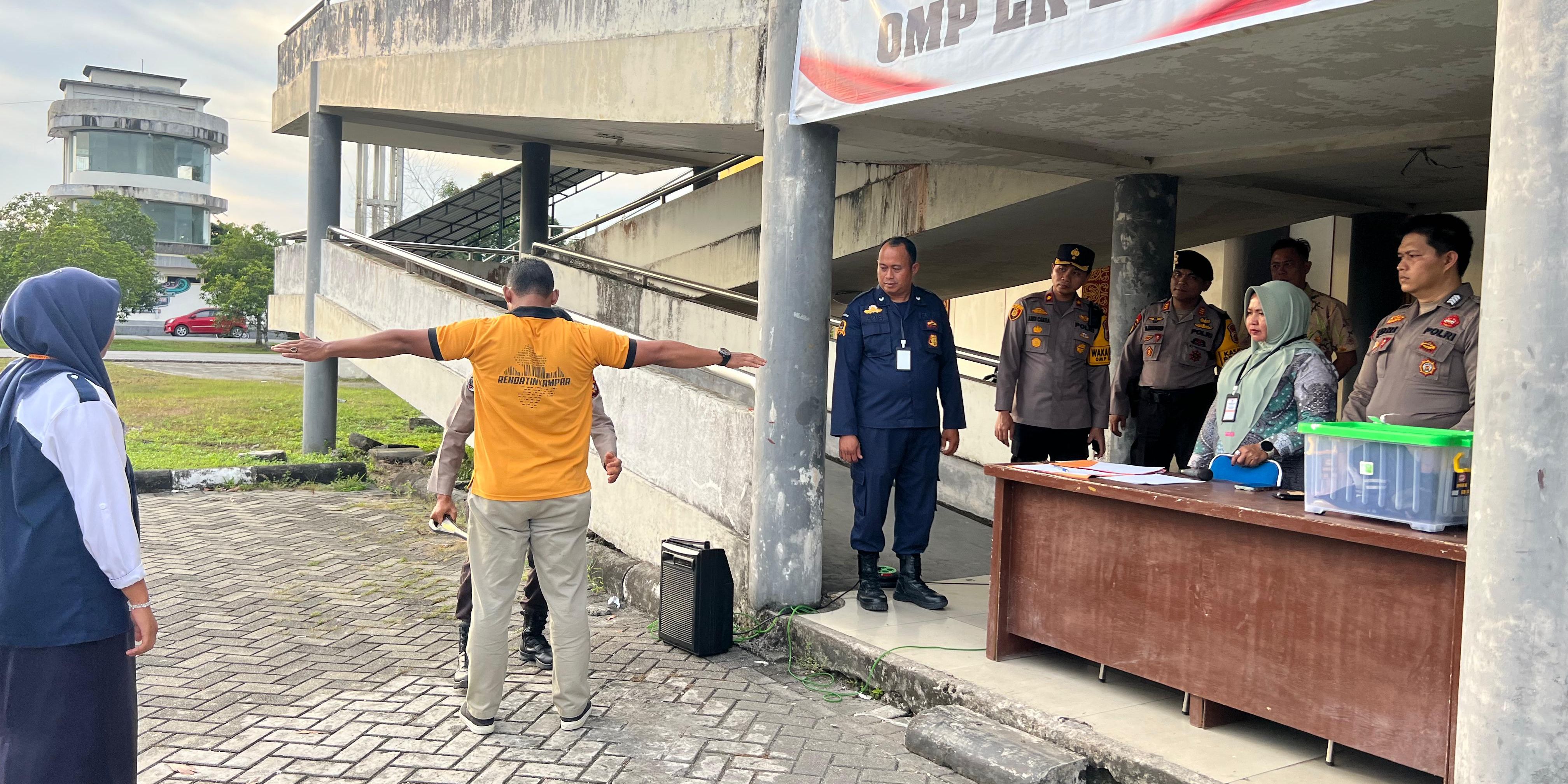 Gelar Simulasi, Begini Tahapan Sortir Pelipatan dan Penghitungan Surat Suara Pilkada di Kampar