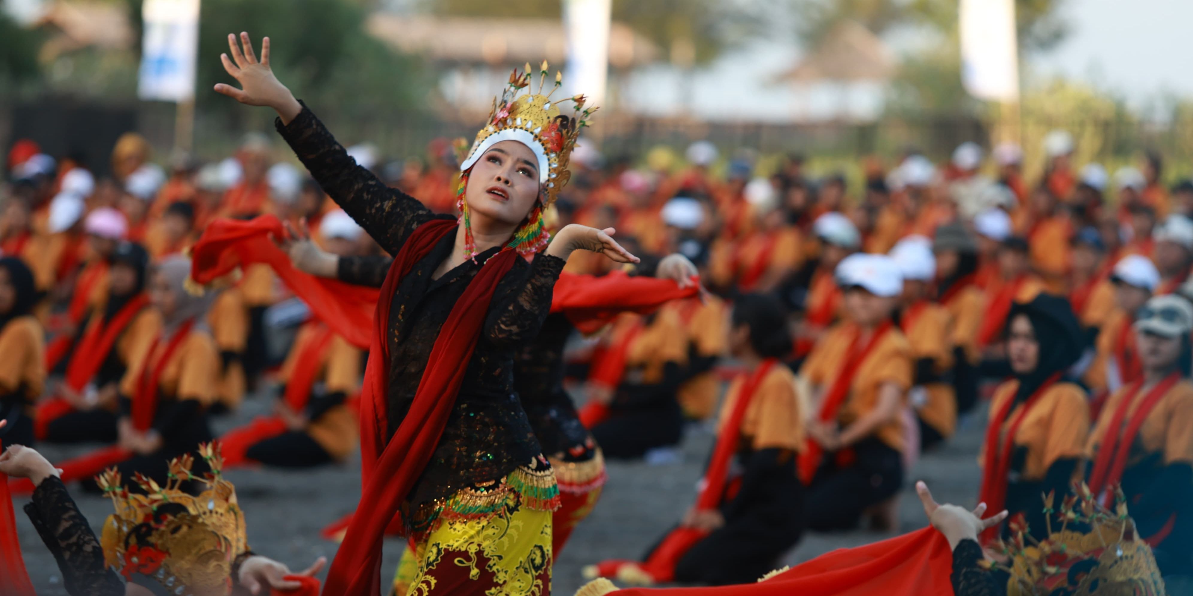 Sehari Sebelum Gandrung Sewu, 1350 Penari Jalani Ritual Meras Gandrung