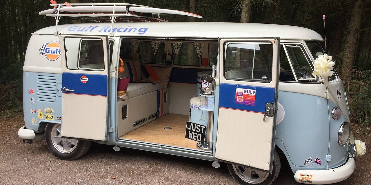 Jenis Mobil Campervan Ekonomis yang Nyaman untuk Berkemah