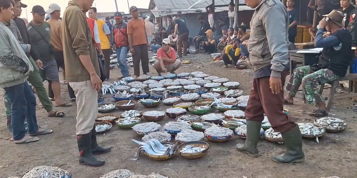 Melihat Daya Tarik Pesisir Bojonegara Serang, Ada Pasar Ikan Dadakan Langsung dari Laut