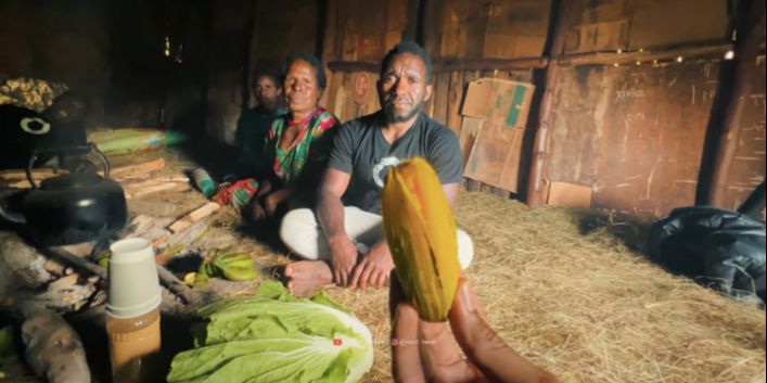 Unik, Begini Cara Makan Pisang di Pedalaman Papua Sensasinya Lebih Enak