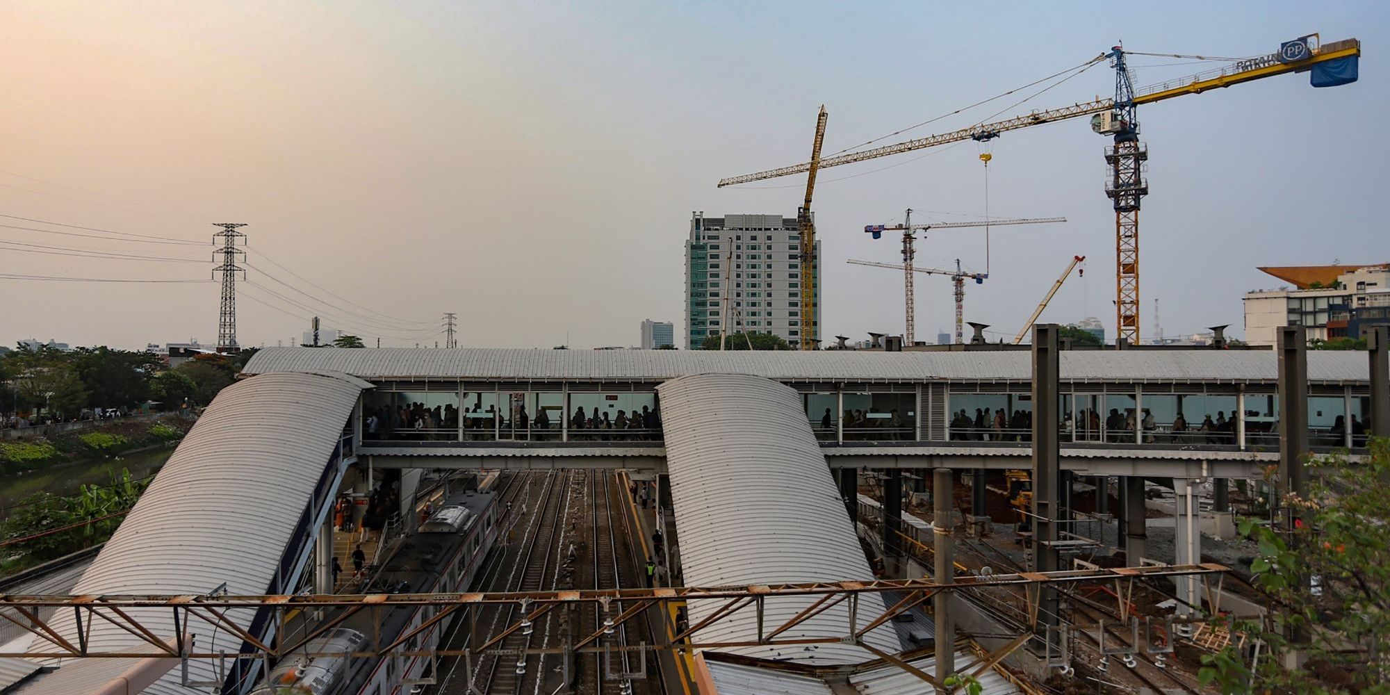 FOTO: Kondisi Terkini Proyek Perluasan Stasiun Tanah Abang, Ditargetkan Rampung Akhir 2024