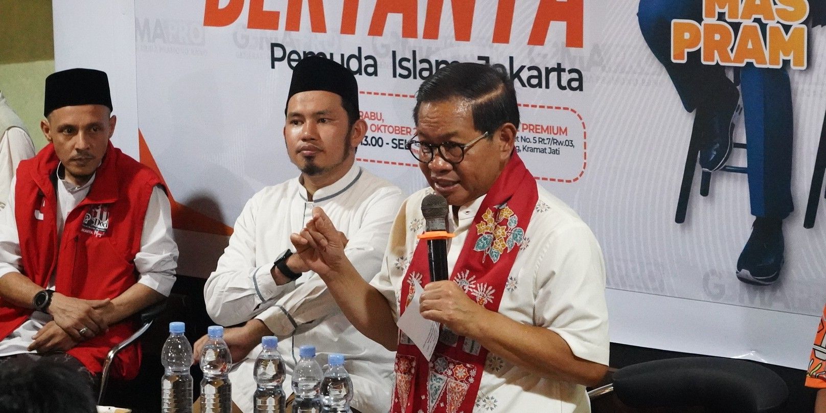 Sapa Warga Tanah Merah, Pramono Teken Kontrak Politik