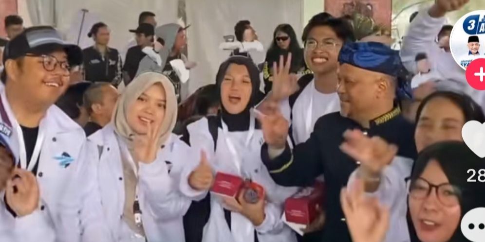 Aksi Emak-emak Pendukung ASIH Joget Lagu Coblos Botakna Viral di TikTok